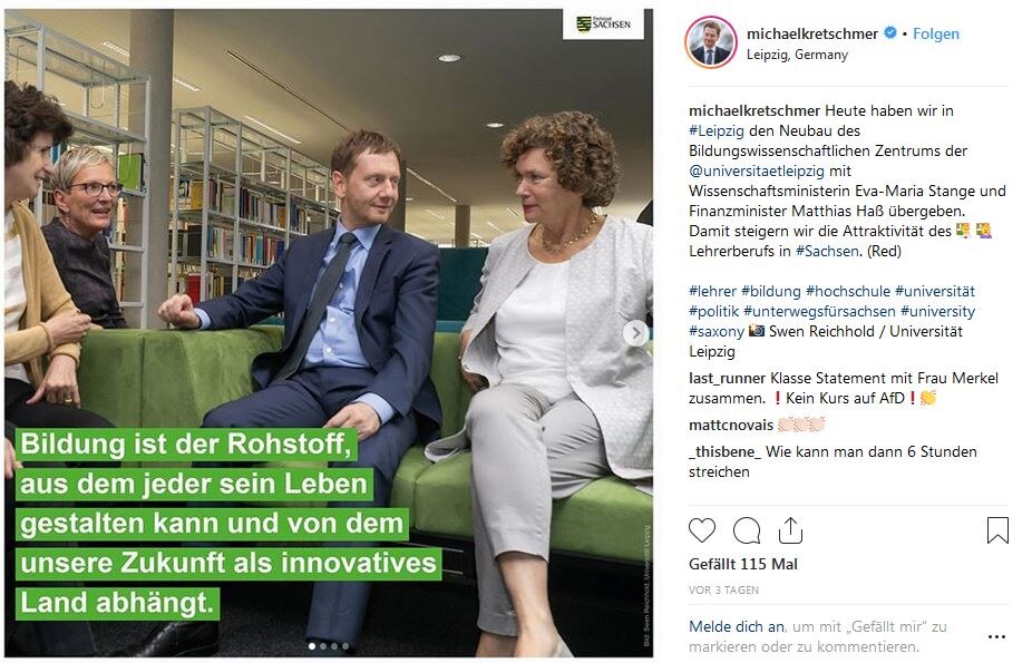 Ein Instagram-Post mit einem Foto auf dem ein Mann und eine Frau auf einem Sofa sitzen.